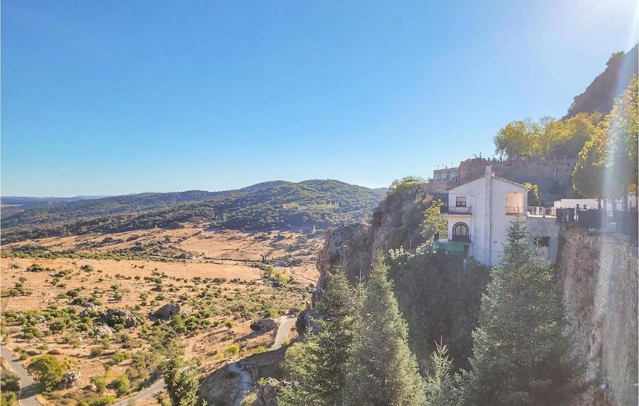 Awesome Apartment In Grazalema With Kitchenette